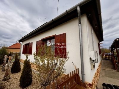 Eladó családi ház Kóka