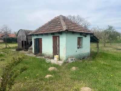 Eladó családi ház Újszilvás