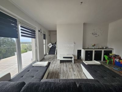 Eladó családi ház Bár