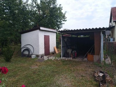 Eladó nyaraló Dány