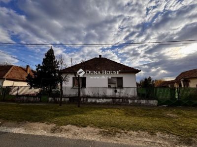 Eladó családi ház Tápióság