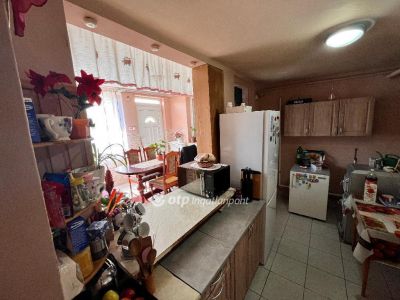 Eladó családi ház Püspökladány