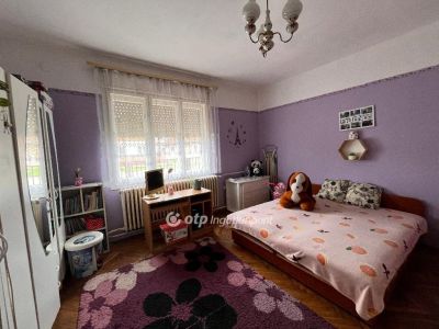 Eladó családi ház Püspökladány