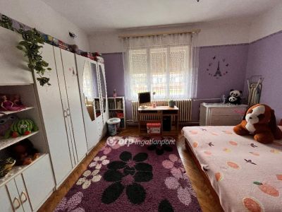 Eladó családi ház Püspökladány