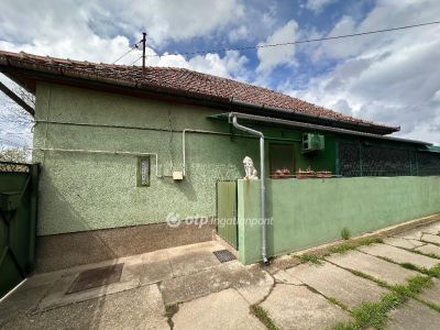 Eladó családi ház Ceglédbercel