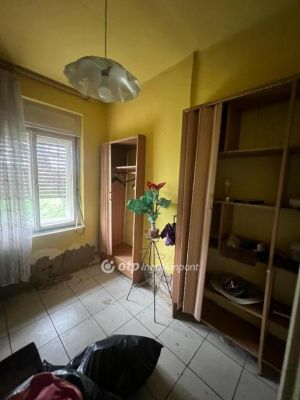 Eladó tanya Cegléd