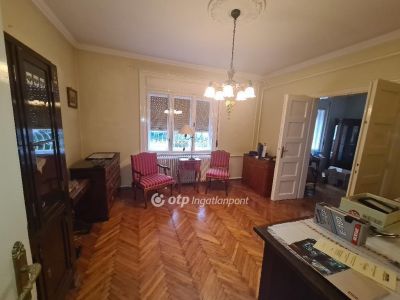 Eladó családi ház Budapest