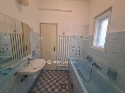 Eladó családi ház Budapest