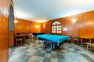 Eladó utcai bejáratú üzlethelység Polgár