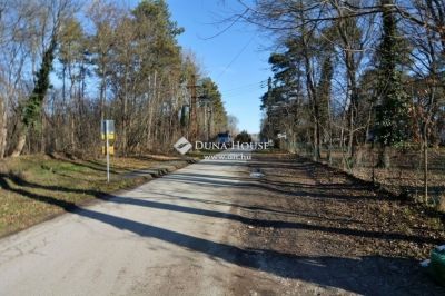 Eladó családi ház Tököl