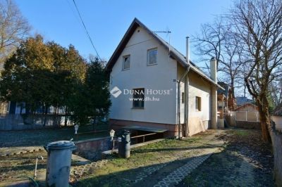 Eladó családi ház Tököl