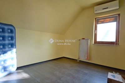 Eladó családi ház Tököl