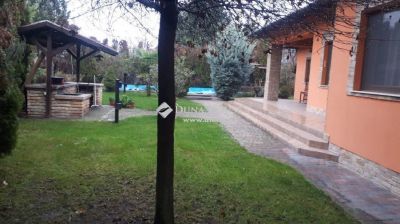 Eladó családi ház Vecsés