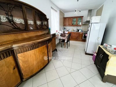 Eladó családi ház Érd