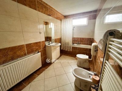 Eladó családi ház Érd