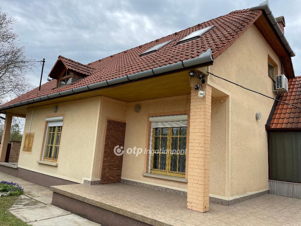 Eladó családi ház Újkígyós