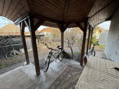 Eladó családi ház Poroszló