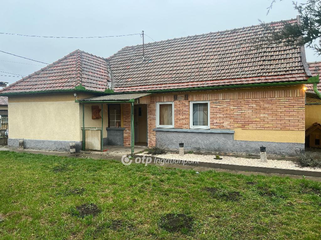 Eladó családi ház Tápiószele