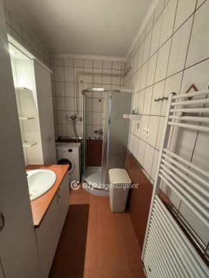 Eladó lakás Tiszafüred