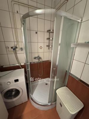 Eladó lakás Tiszafüred