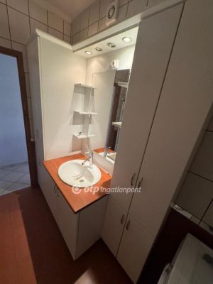 Eladó lakás Tiszafüred