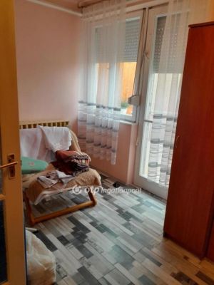 Eladó családi ház Karcag
