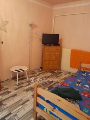 Eladó családi ház Karcag