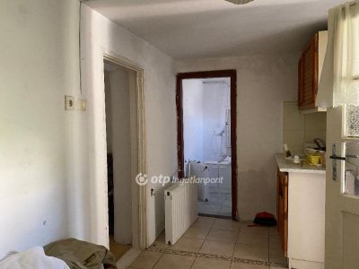 Eladó családi ház Karcag