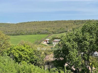 Eladó lakóövezeti telek Érd