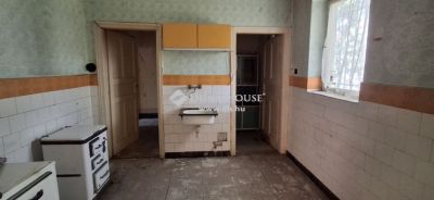 Eladó családi ház Budapest
