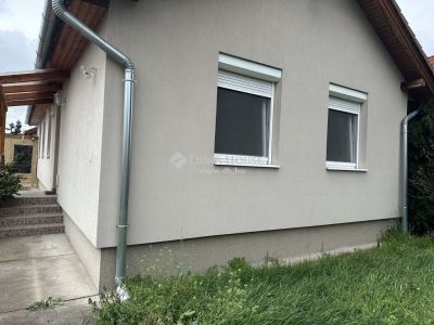 Eladó családi ház Monor
