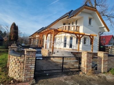 Eladó családi ház Szigetcsép
