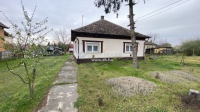 Eladó családi ház Tápióbicske