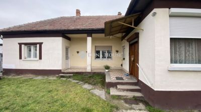 Eladó családi ház Tápióbicske