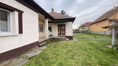 Eladó családi ház Tápióbicske