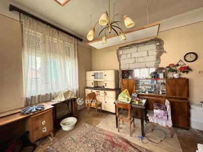 Eladó családi ház Budapest