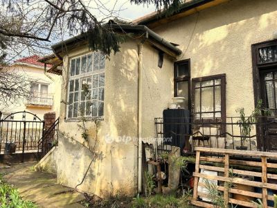 Eladó családi ház Budapest