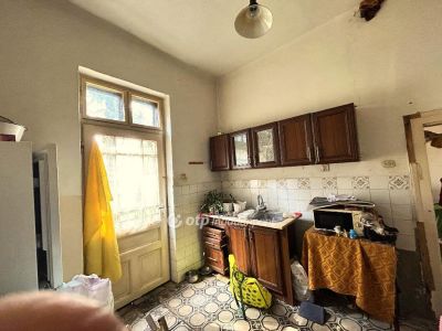 Eladó családi ház Budapest