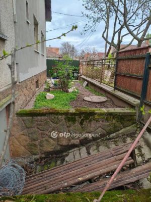 Eladó családi ház Budapest