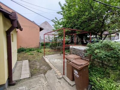 Eladó családi ház Pécs