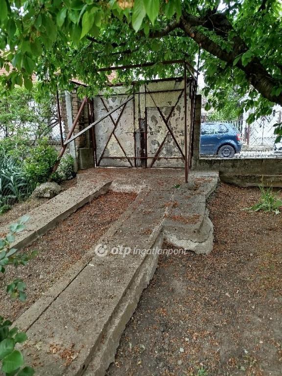 Eladó családi ház Pécs