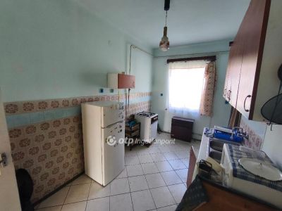 Eladó családi ház Újszász
