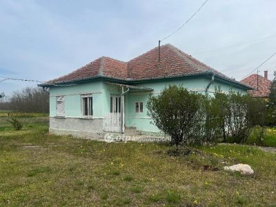 Eladó családi ház Újszilvás