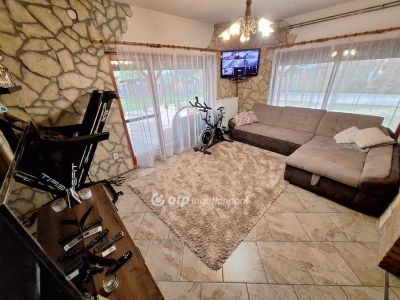 Eladó családi ház Tiszajenő