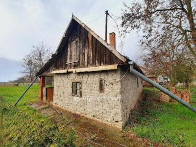 Eladó családi ház Szolnok