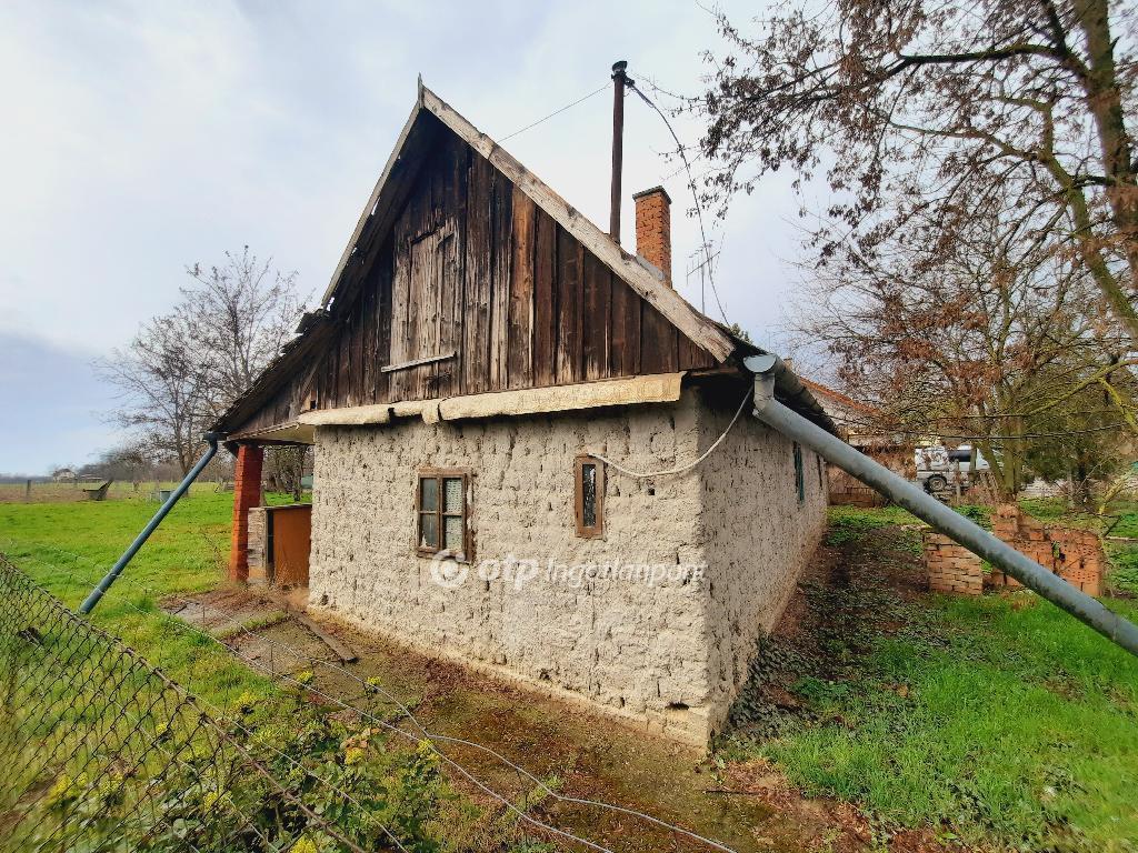 Eladó családi ház Szolnok