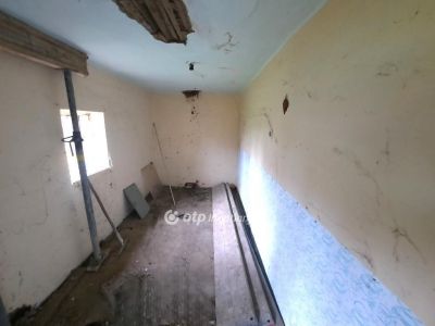 Eladó családi ház Szolnok