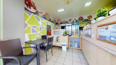 Eladó üzlethelység üzletházban Tiszaújváros