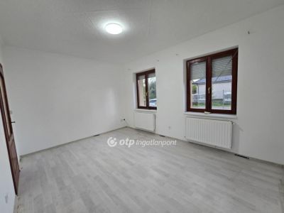 Eladó családi ház Kaba