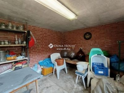 Eladó családi ház Pomáz